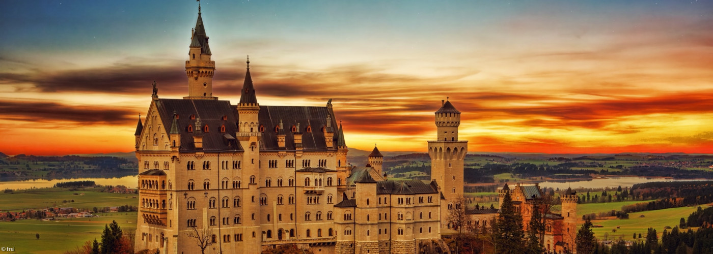 Schloss Neuschwanstein im Sonnenuntergang