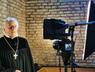 Regionalbischof Piper am Karfreitag in der Agneskapelle